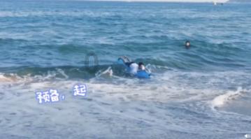 逃离废墟镇