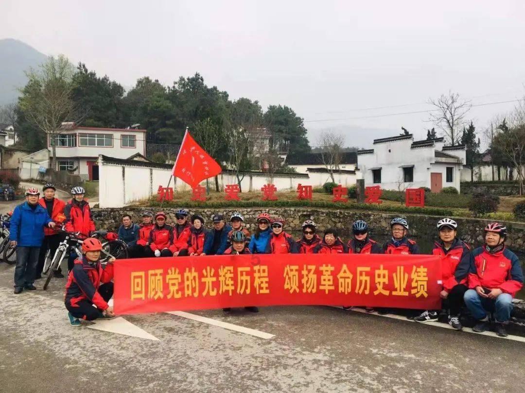 文具市场一支中性笔卖 55 元，你觉得这个价格合理吗？游戏画面
